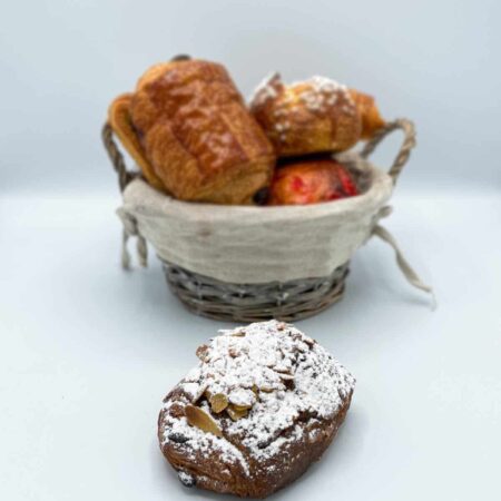 Pain au chocolat aux amandes